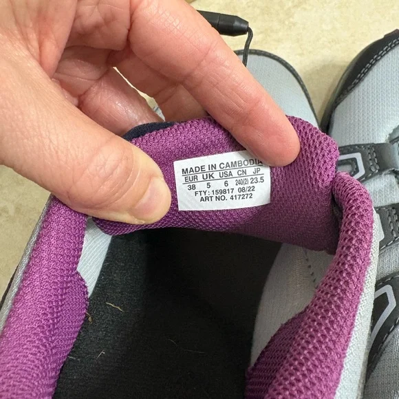 Salomon hiking shoes- J 6/ W 7 - Picture 6 of 7